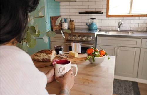 Dillon Beach Cabaña | Sundog Cottage - Clean & Cozy - EV - Walk to Food & Beach - Fenced Yard for Dog