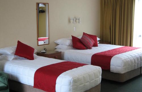 Blenheim Hotel | Sundowner Motel