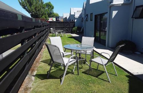 Blenheim Hotel | Sundowner Motel