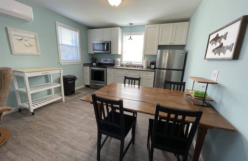 Avon Cabaña | Sunfish Cove is a cute and quaint cottage perfect for a small family or a couple.
