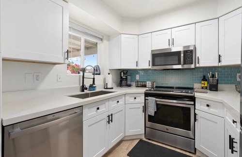 East Mesa Casa | Sunfit Dreams | 2BD, BBQ, Pool & Fitness