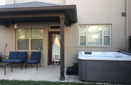 Fort Worth Condominio | Sunflower Casa with Hot tub