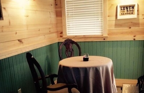 Blowing Rock Cabaña | Sunflower Cottage 1 Bedroom Cottage by Redawning
