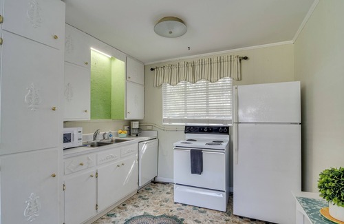 Augusta Cabaña | Sunflower Guest House - pet friendly/fenced patio & covered parking