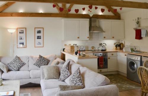 Alford Casa | Sunflower Holiday Cottage