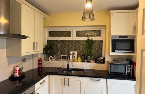 Hanham Casa | Sunflower villa