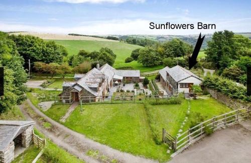 Looe Casa | Sunflowers Barn