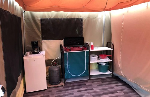 Le Grez Casa | Sunflowers Campsite *** - Canvas Bungalow READY TO CAMP 3 Rooms 4 People Without Sanitary