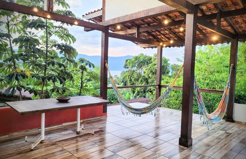 Praia Grande Casa | Sunhouse Ilhabela: Sobrado Divertido, Cheio de Artes, Próximo à Praia e Trilhas
