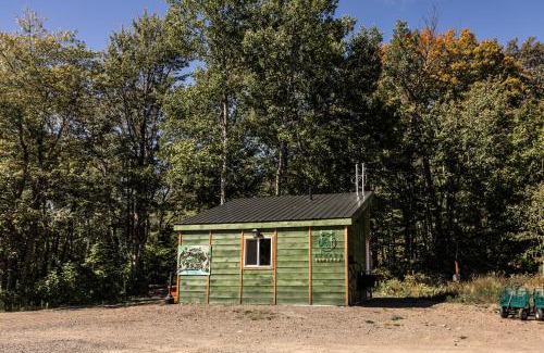 Kings County Casa | Sunken Escapes Cabin 10