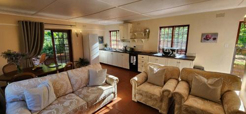 Cape Winelands Casa | Sunkiss Cottage on Mount Joy Farm