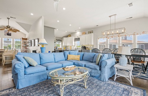 Duck Casa | Sunkissed OBX Luxury, 6 bedroom, Elevator, Pool, Hot tub in Duck. 10% PROMOTION