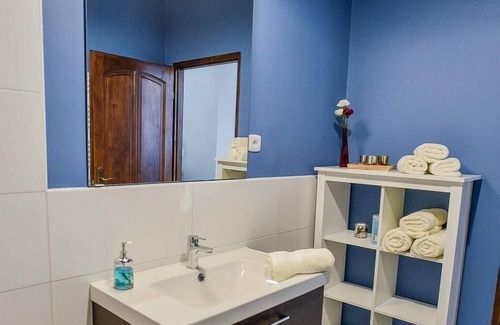 Erzsebetvaros Apartamento | ❤️ SUNLIT APT, 2 sep camas cerca de la sinagoga, AC + WIFI