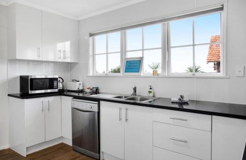 Greenlane - Ellerslie Casa | Sunlit Glow Spacious 5BR Home on Ladies Mile