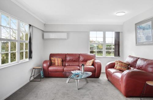 Greenlane - Ellerslie Casa | Sunlit Glow Spacious 5BR Home on Ladies Mile