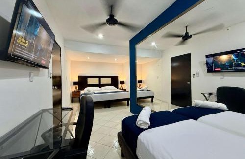 Colonia Campestre Casa | Sunlit Hideaway plus shared Pool for 6
