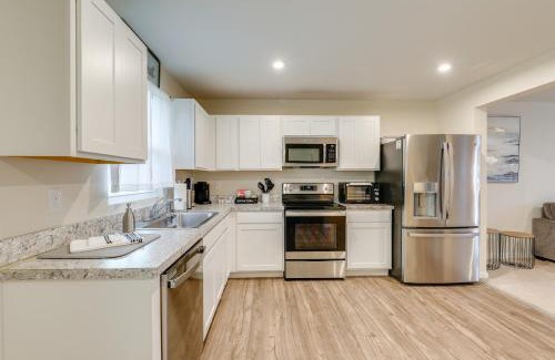 Milford Casa | Sunlit Milford Townhome Less Than 2 Mi to Riverwalk!