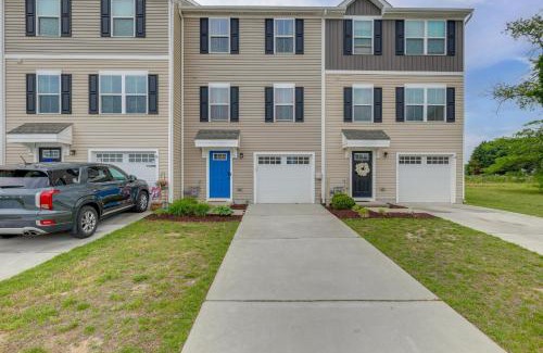 Milford Casa | Sunlit Milford Townhome Less Than 2 Mi to Riverwalk!
