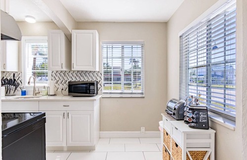 Clearwater Apartamento | Sunny 2/1 Condo Close to Clearwater Beach
