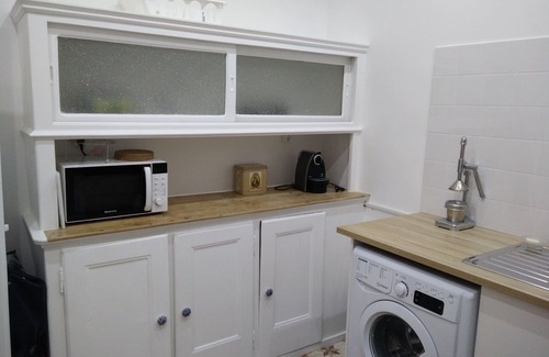 Santos Apartamento | Apt II - Av. D. Carlos I, Lisbon (São Bento)