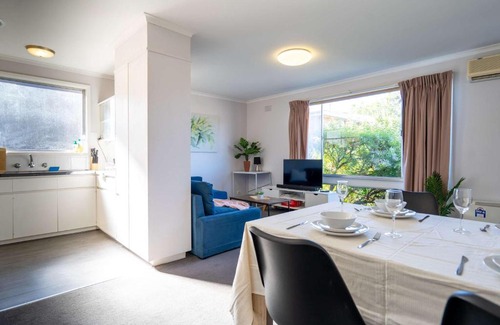 Highton Apartamento | Sunny 2BR Home in Highton Easy Geelong Access