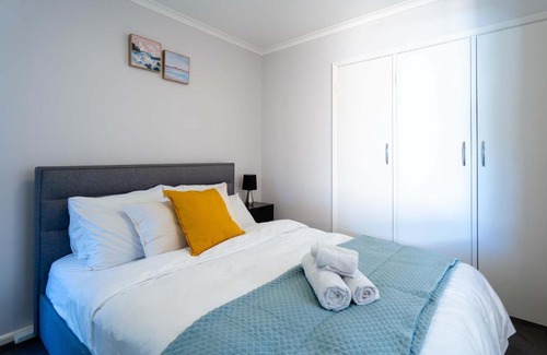 Highton Apartamento | Sunny 2BR Home in Highton Easy Geelong Access