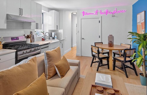 Williamsburg Apartamento | Sunny 3-BR w/AC near Newtown Creek Nature Walk — East Williamsburg Gem