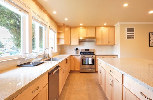 Nimitz Casa | Sunny 5BR Home in Sunnyvale Near Parks