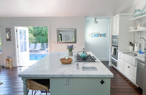 Isle of Palms Casa | ¡Nuevo listado! Soleado 4BR con piscina de agua salada cerca de la playa