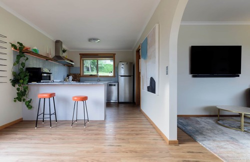 Ambleside Casa | Sunny Ambleside Escape & Home Office
