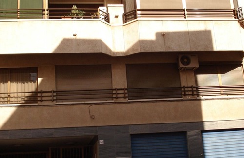 Santa Pola Apartamento | Piso céntrico espacioso y soleado, servicios a tres minutos a pie, vista al mar