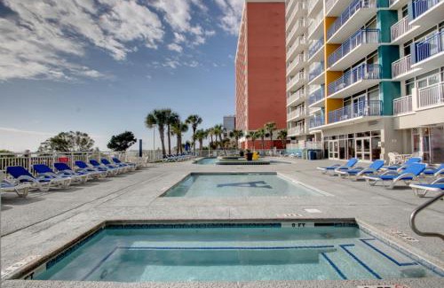 Myrtle Beach Apartamento | Sunny and Bright Oceanfront Condo in Atlantica Resort near Boardwalk