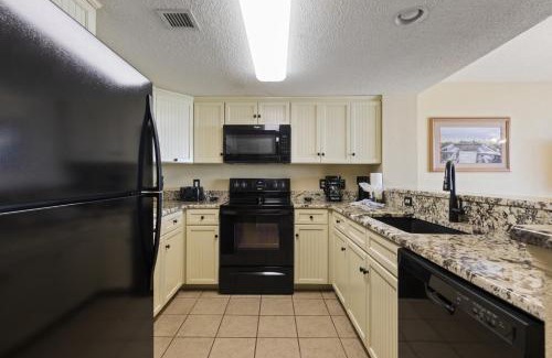 Myrtle Beach Apartamento | Sunny and Bright Oceanfront Condo in Atlantica Resort near Boardwalk