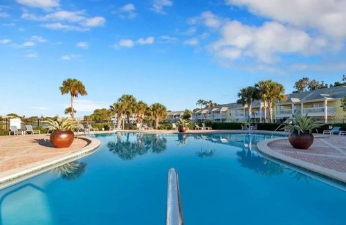 Coquina Key Condominio | Sunny and spacious waterfront condo with a beautiful view