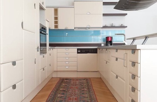 Favoriten Apartamento | Sunny and spacious apartment near the city center