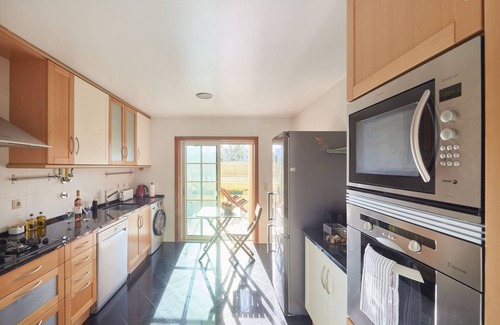 Lombos Apartamento | Sunny apartament at Carcavelos Beach, by TimeCooler