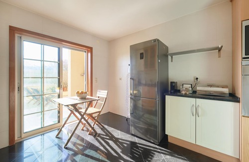 Lombos Apartamento | Sunny apartament at Carcavelos Beach, by TimeCooler