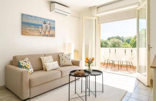 Lignano Sabbiadoro Apartamento | Sunny apartment by the beach
