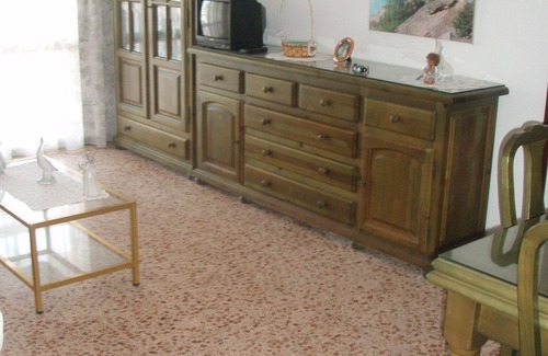 Castelldefels Apartamento | Apartamento 6 personas soleado con parking , piscina y muy cerca de la playa.