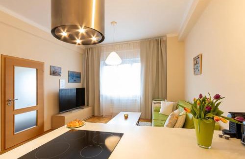 Vrsovice Apartamento | Sunny apartment