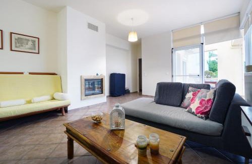Makrys Tichos Apartamento | Sunny Apartment
