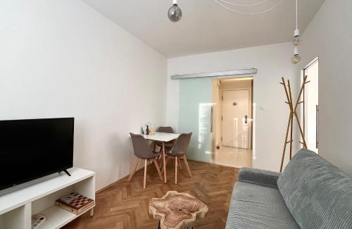 Nove Mesto Apartamento | Sunny apartment near city centre