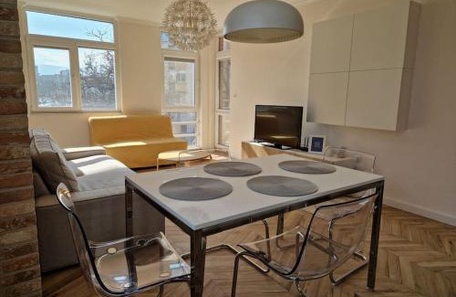 Plovdiv Apartamento | Sunny apartment near Mall Plovdiv