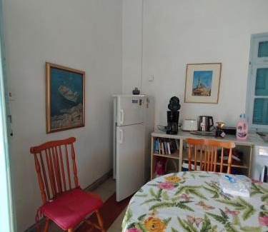 Kinosargous Apartamento | Sunny apartment next to the Acropolis