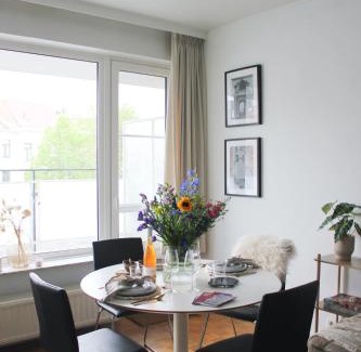 South Antwerp Apartamento | Sunny Apartment - Zuid Retreat 1BR Apartment near Scheldt River