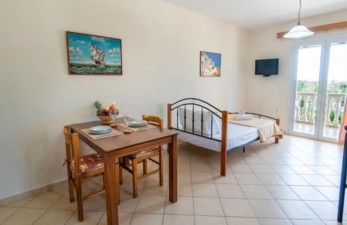 Amoudi Apartamento | Sunny Aprt at Klelia Cottage