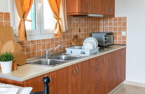 Amoudi Apartamento | Sunny Aprt at Klelia Cottage
