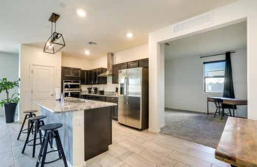 Glendale Casa | Sunny Arizona Escape with Patio, Grill and Fireplace!