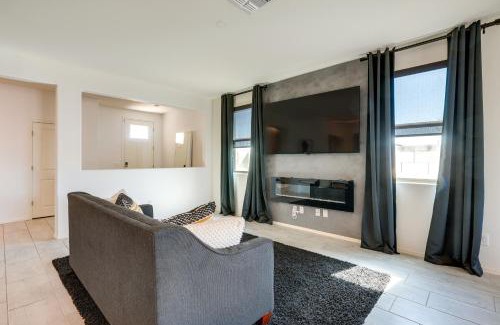 Glendale Casa | Sunny Arizona Escape with Patio, Grill and Fireplace!