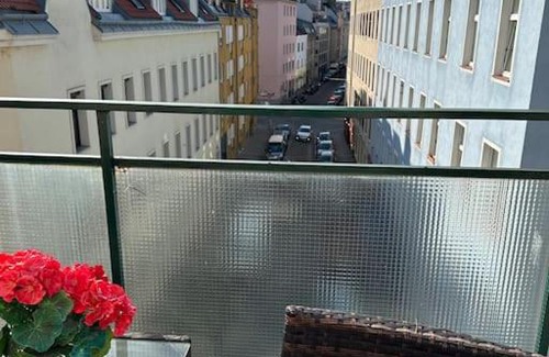 Meidling Apartamento | Sunny Balcony City Apartment